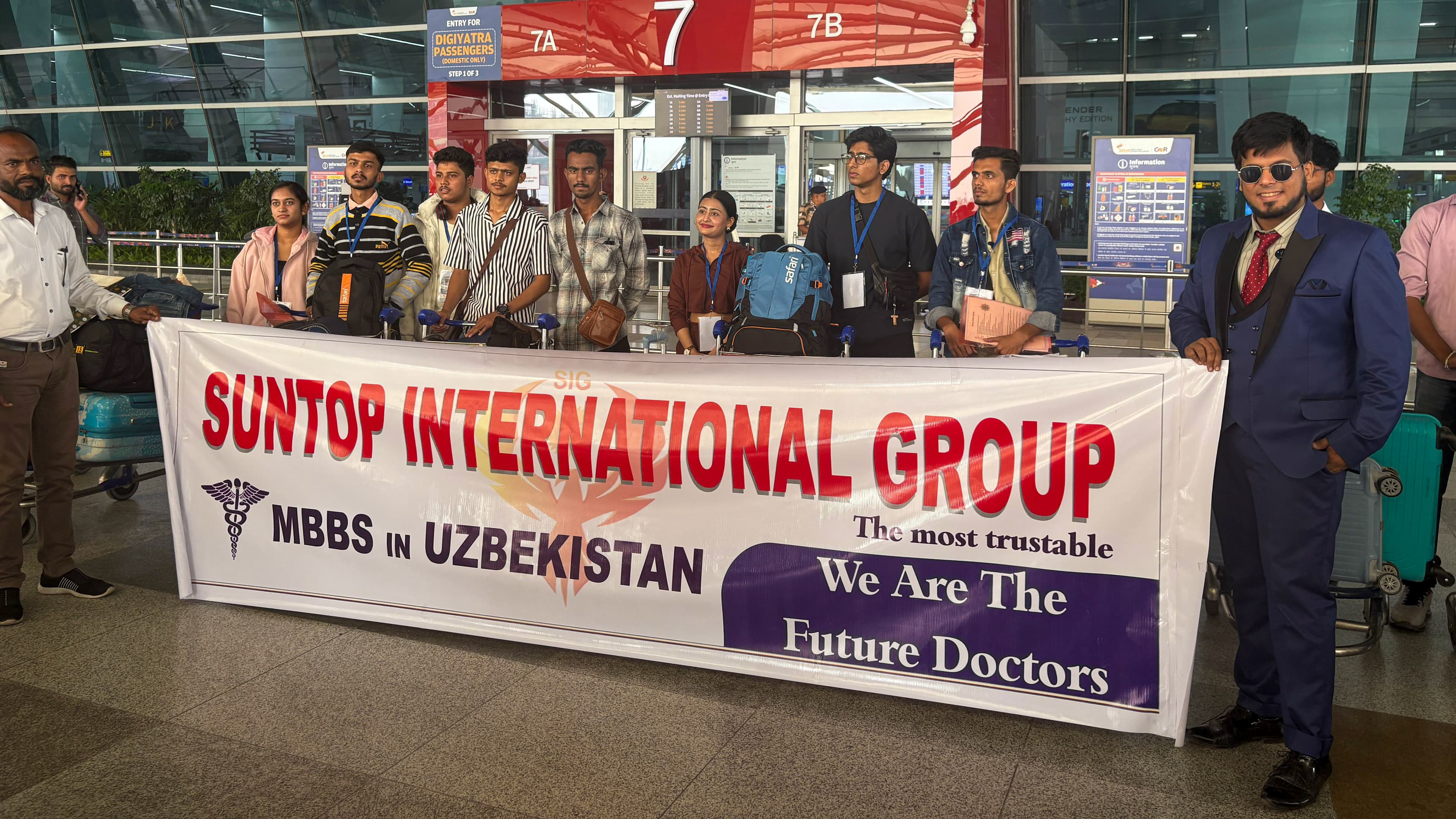 Suntop International students abroad